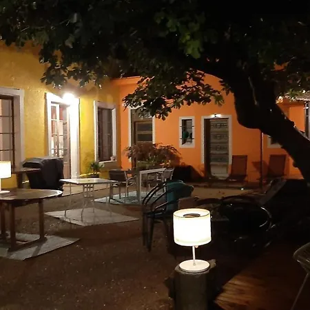 Le 9 De Cour, Chaco 3*