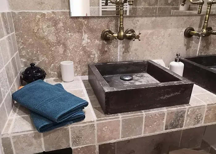 Le 9 De Cour, Chaco Bed & Breakfast Carcassonne