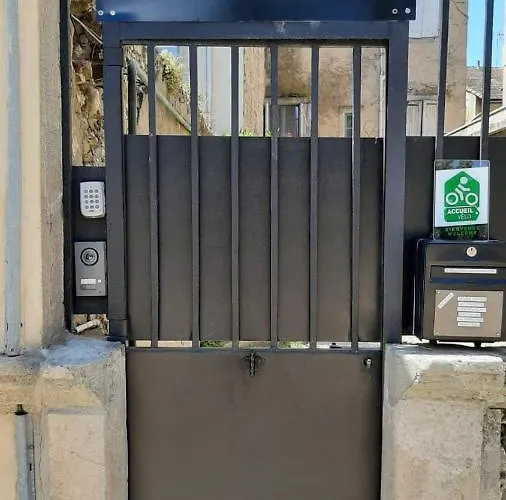 Le 9 De Cour, Chaco Carcassonne