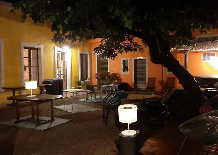 Le 9 De Cour, Chaco 3*